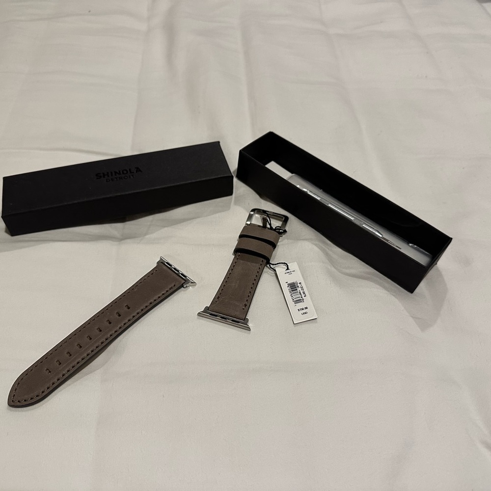Shinola leather Apple Watch band. NWT. Men’s. Heather gray.